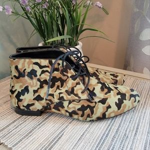Logo Lori Goldstein Adrienne Camouflage Calf leather Booties